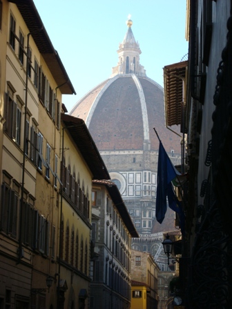 Duomo da Cattedrale di S. Maria di Fiori, vista da Piazza Ss. Annunziata