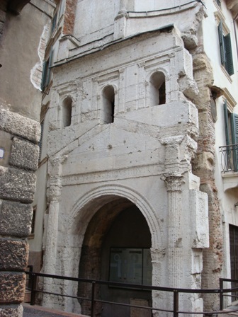 Porta Leona