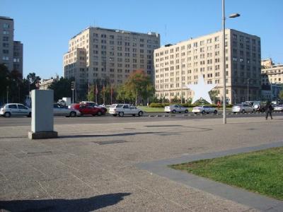 Praça em frente ao Palácio de La Moneda