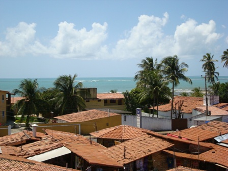 Ao fundo a praia de Pirangi do Norte