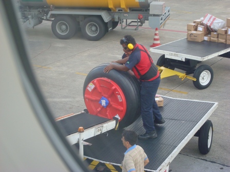 Seria isto o estepe do avião?!