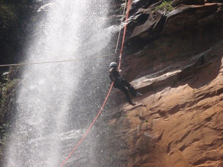 Dona patroa na Cachoeira da Figueira