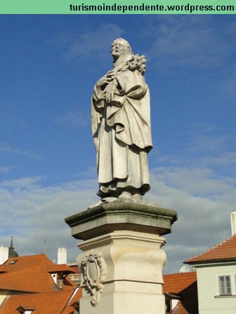 Estátuas na Ponte Carlos