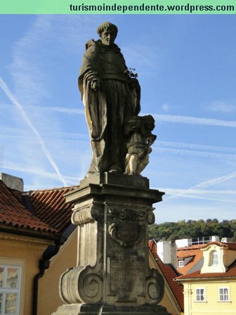 Estátuas na Ponte Carlos