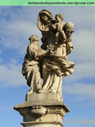 Estátuas na Ponte Carlos