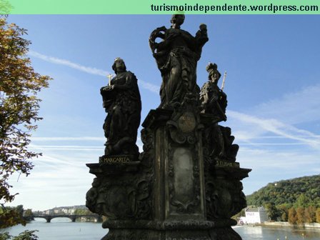 Estátuas na Ponte Carlos