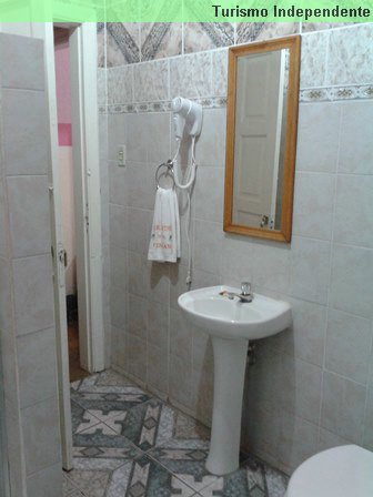 Quarto triplo - banheiro - Grande Hotel Vergani