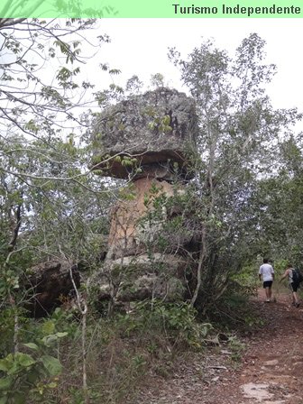 Pedras empilhadas no caminho de volta.