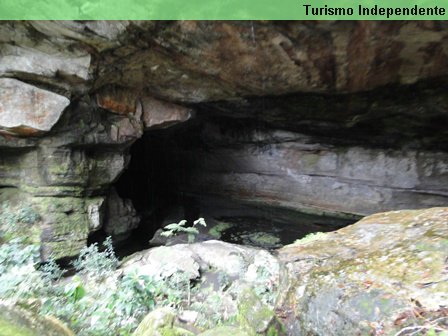 Salão aos fundos da Caverna Aroe Jari.