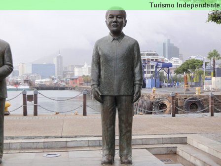 Estátua de Nelson Mandela na Praça Nobel