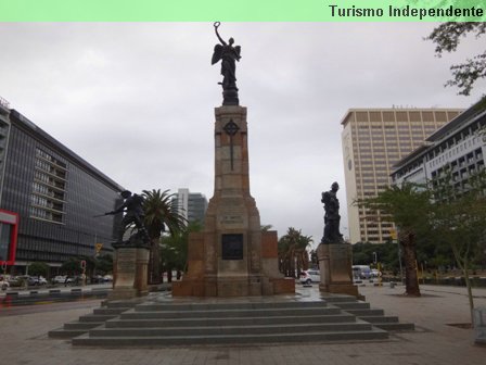 Monumento em homenagem aos heróis da 2ª Guerra Mundial.