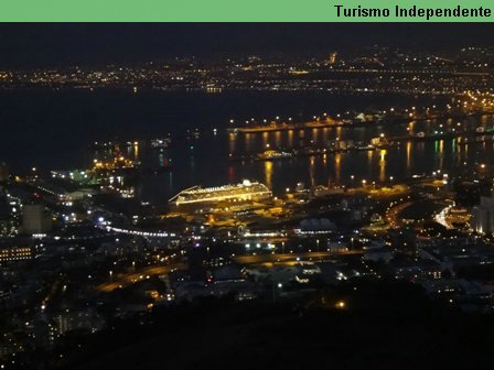 Noite na Cidade do Cabo.