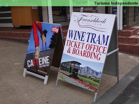 Franschhoek - pelo visto, há um passeio de trem pelas vinícolas.
