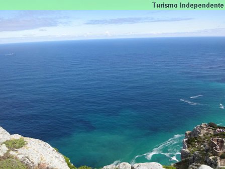 Vista estando no farol de Cape Point.