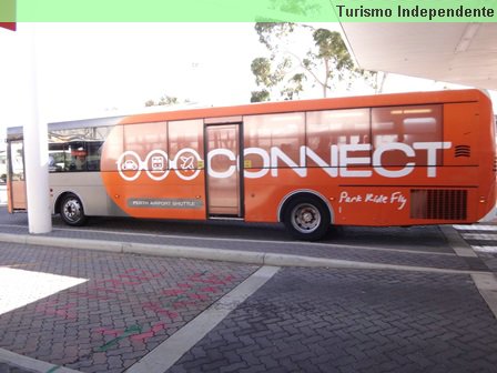 Ônibus que faz a conexão gratuita entre os terminais.