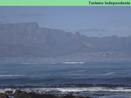 Esta visão era a mais próxima da Cidade do Cabo que os prisioneiros de Robben Island conseguiam ter.