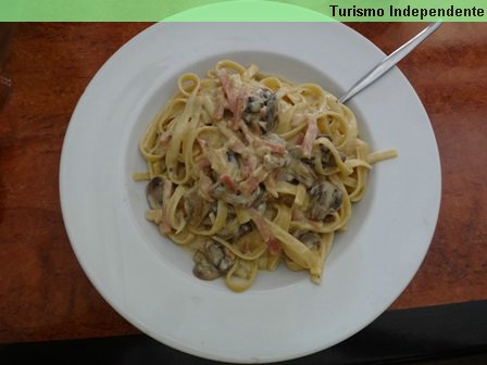 Almoço - Fettuccine a Carbonara.