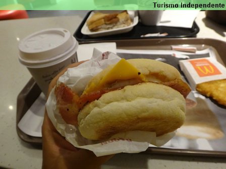 Café da manhã no McDonalds