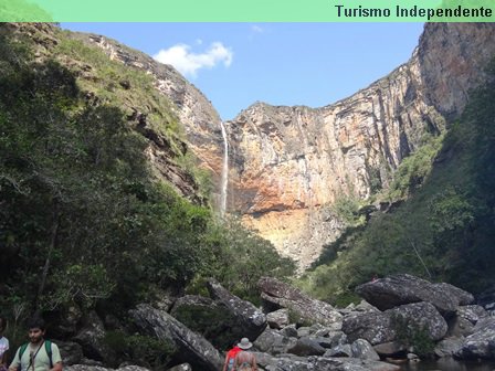 Trilha até o poço da Cachoeira do Tabuleiro, em Conceição do Mato Dentro/MG.