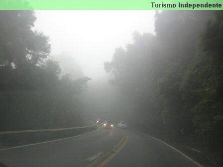 Neblina no caminho entre Caxias do Sul e Gramado.