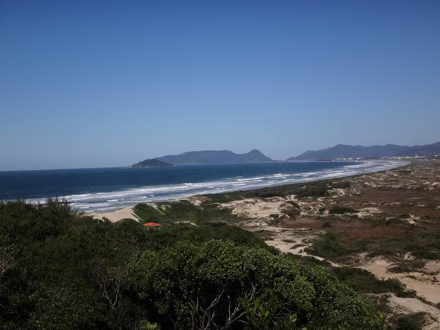 Trilha Dunas da Praia da Joaquina.