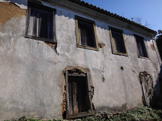 Ruínas do sobrado da Dona Loquinha.