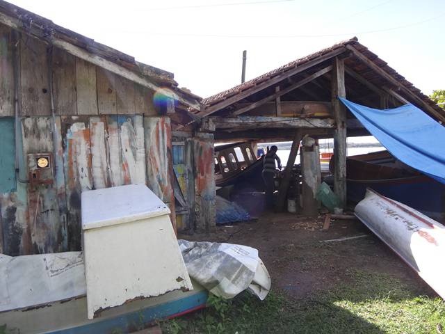 Galpão para conserto de barcos.