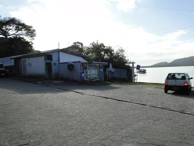 Ponto de manobras. Ponto final da linha de ônibus e início para a Trilha da Costa da Lagoa.