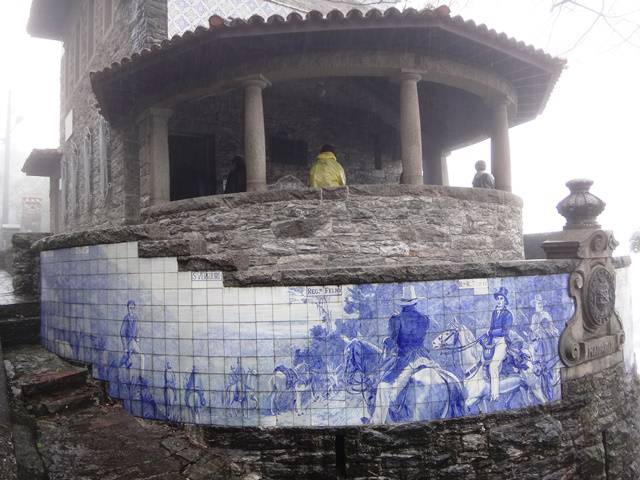 Azulejos pintados no Rancho da Maioridade.