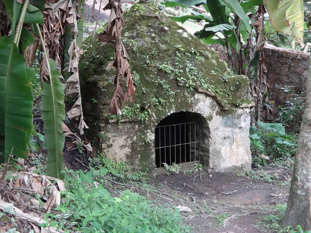 A carioca - fonte de água natural ao exterior da fortaleza.