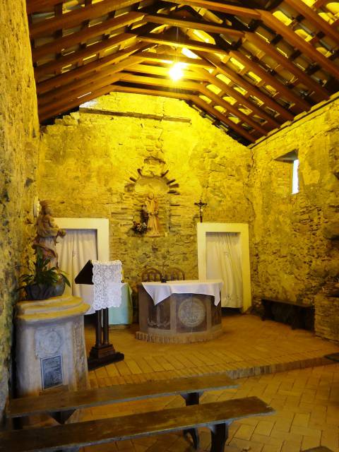 Interior da Capela de São José - Fortaleza de São José da Ponta Grossa.