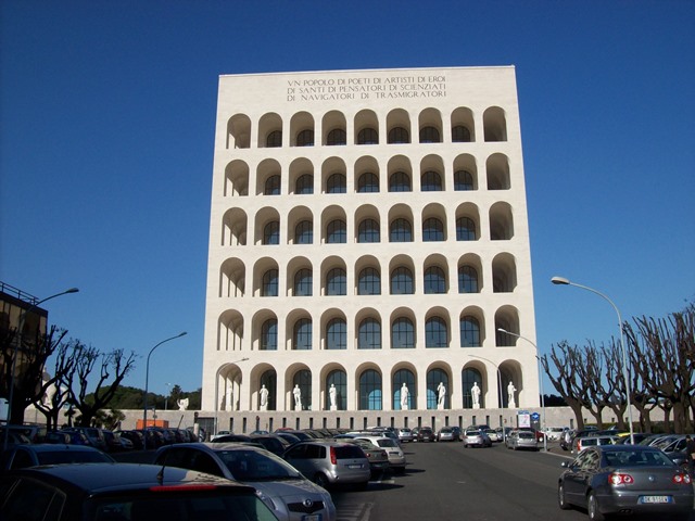 Palazzo della Civiltà del Lavoro. Foto: Blackcat (http://it.wikipedia.org).