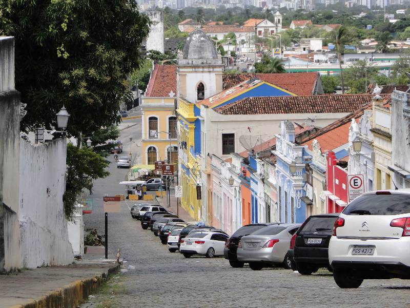 Uma das várias ladeiras de Olinda.