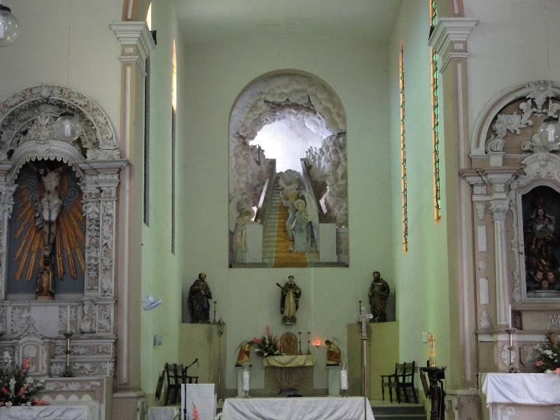 Altar tridimensional na Igreja de São Pedro, em Olinda.