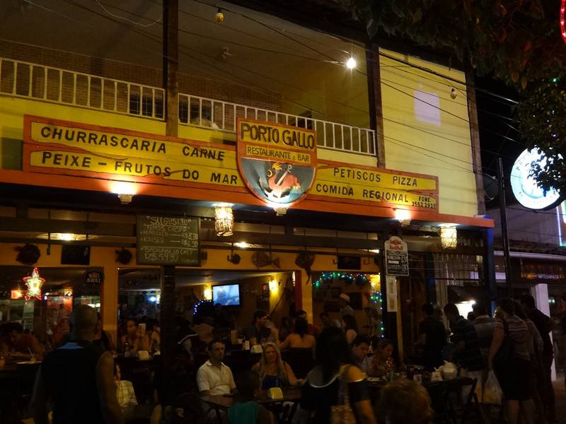 Restaurante Porto Gallo. Quando saímos, já estava bem cheio.