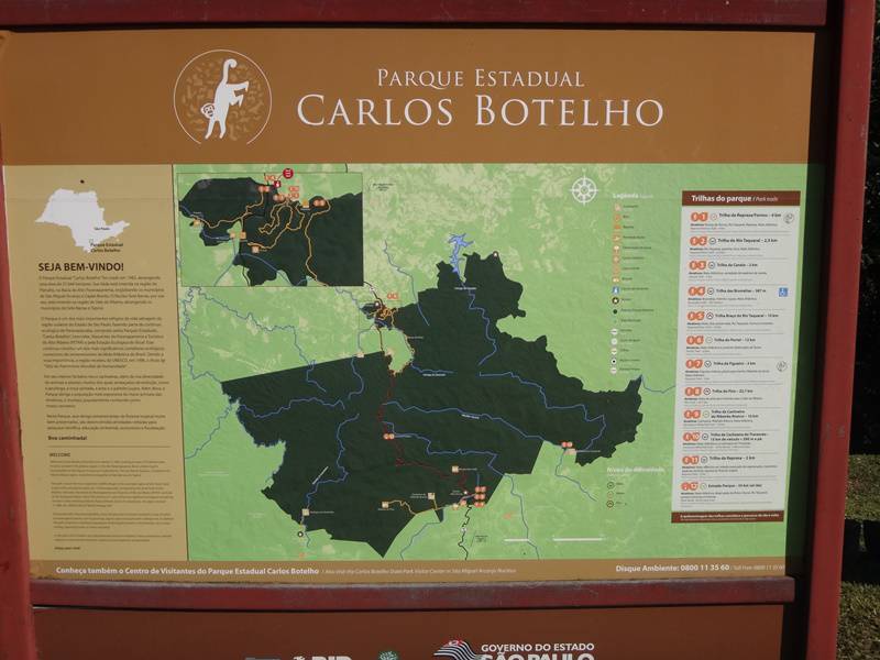 Parque Estadual Carlos Botelho - placa com informações turísticas.