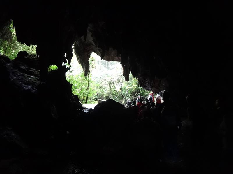 Chegando na saída da Caverna Água Suja.