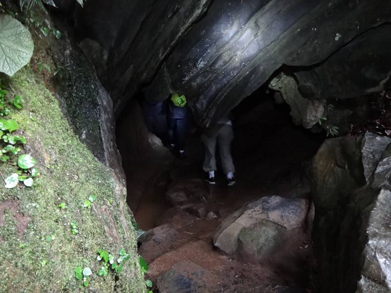 Entrada da Caverna do Couto, no PETAR.