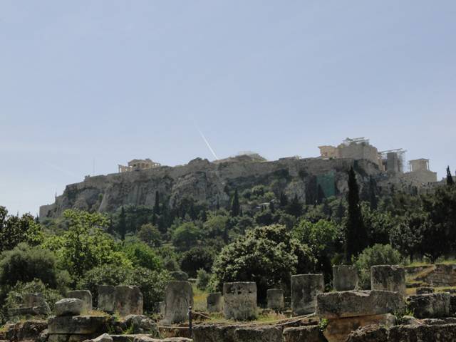 Acrópole vista da Ágora Antiga de Atenas.