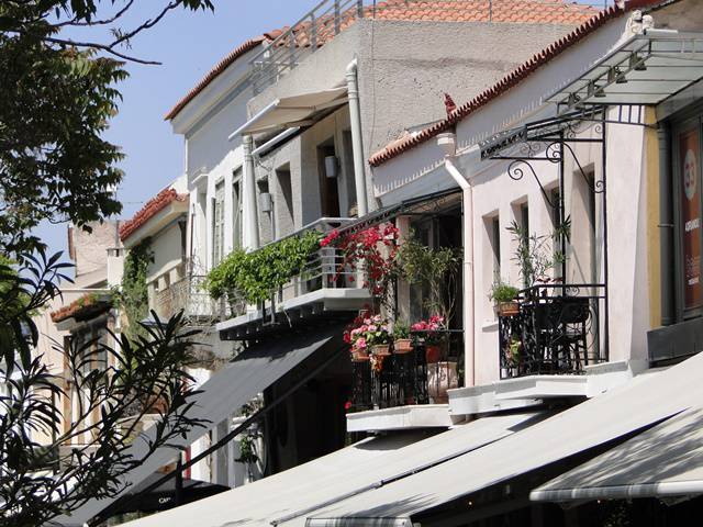 Rua Adrianou, em Atenas.