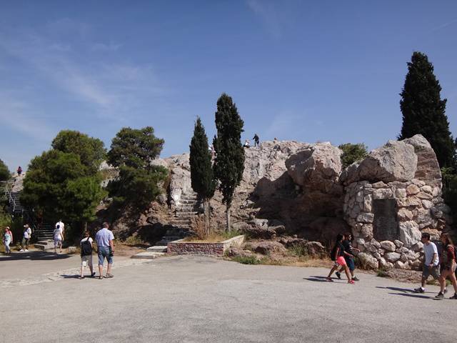 Monte Areópago, em frente à Acrópole de Atenas.