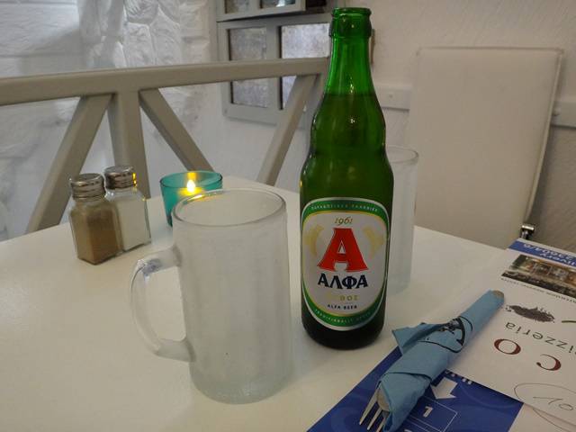 Cerveja grega Alfa.