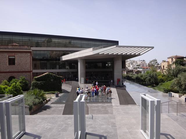 Fachada do Museu da Acrópole.