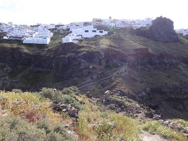 Escadas que ligam Imerovigli ao monte Skaros, em Santorini.