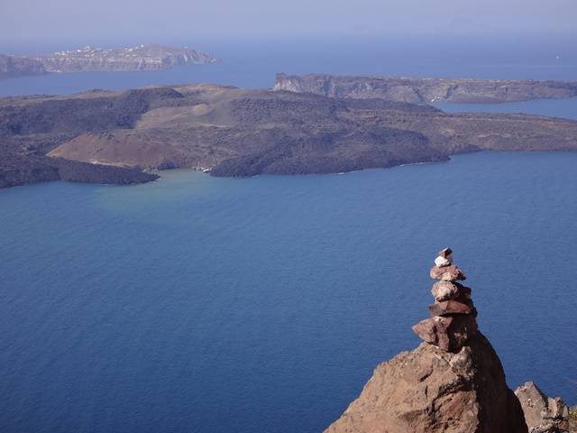 Paisagem do monte Skaros, em Santorini.