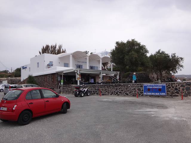 Lanchonete no ponto final dos ônibus, em Akrotiri.