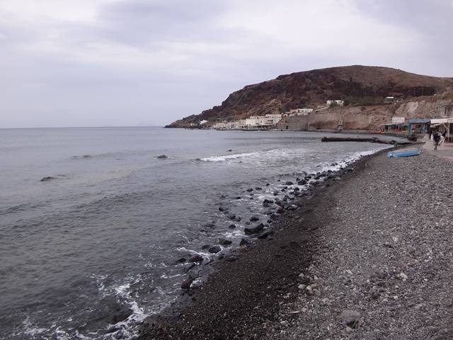 Praia em Akrotiri, ao lado da praia Red Beach.