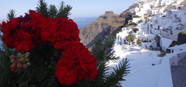 Deixe a correria de lado e relaxe em Santorini.