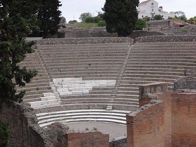 Pompeia: o grande teatro