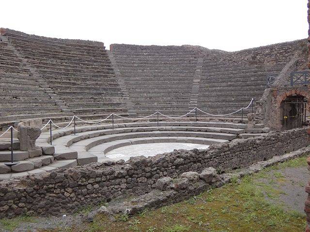 Pompeia: o pequeno teatro, ou Odeon